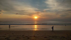 Pantai kuta 4 pilihan pantai di bali