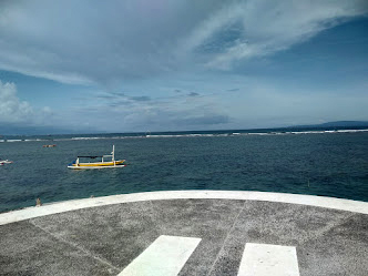 pantai bangsal sanur dan jeritan pedagang