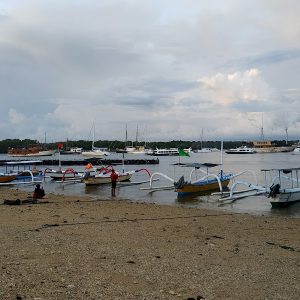 KAPAL KAPAL YANG BERSANDAR